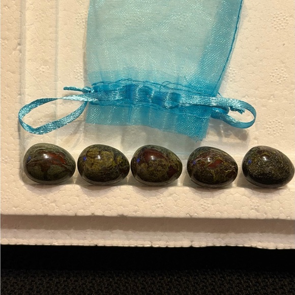5pcs Dragons Blood Egg Shaped 20mm Crystal Agate Stones - Picture 6 of 9
